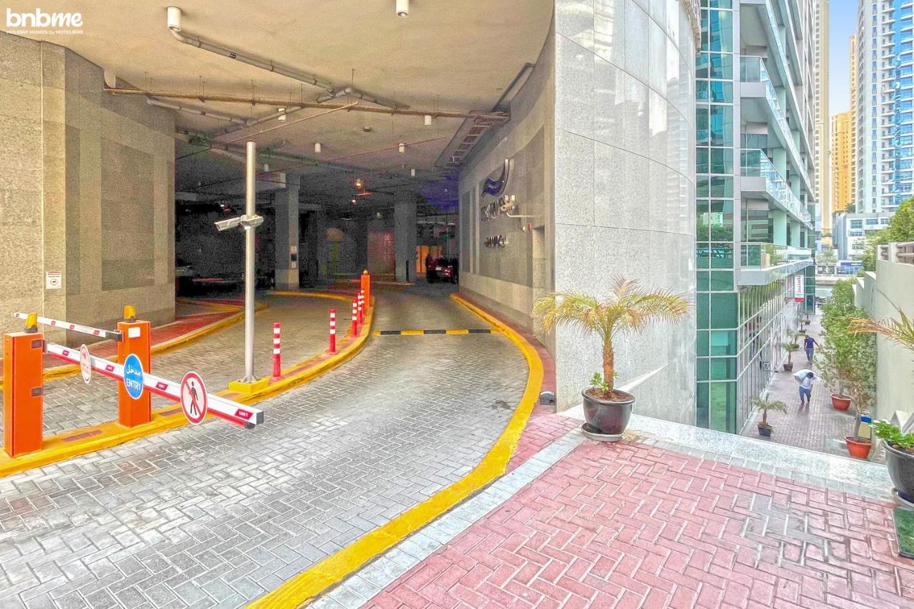 Bnbmehomes - Sit Back & Enjoy Seeing The Luxury Yachts Drive By - B67 Dubai Exteriör bild
