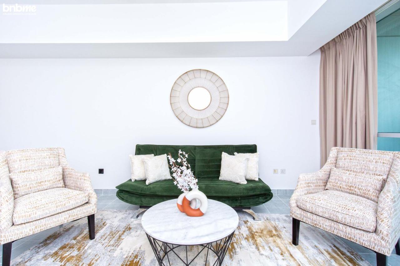 Bnbmehomes - Sit Back & Enjoy Seeing The Luxury Yachts Drive By - B67 Dubai Exteriör bild