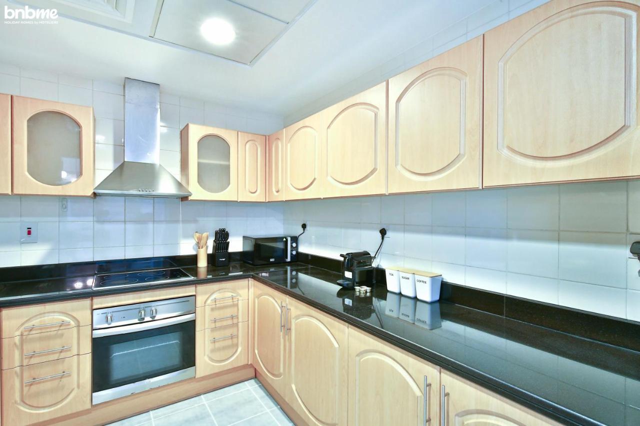 Bnbmehomes - Sit Back & Enjoy Seeing The Luxury Yachts Drive By - B67 Dubai Exteriör bild