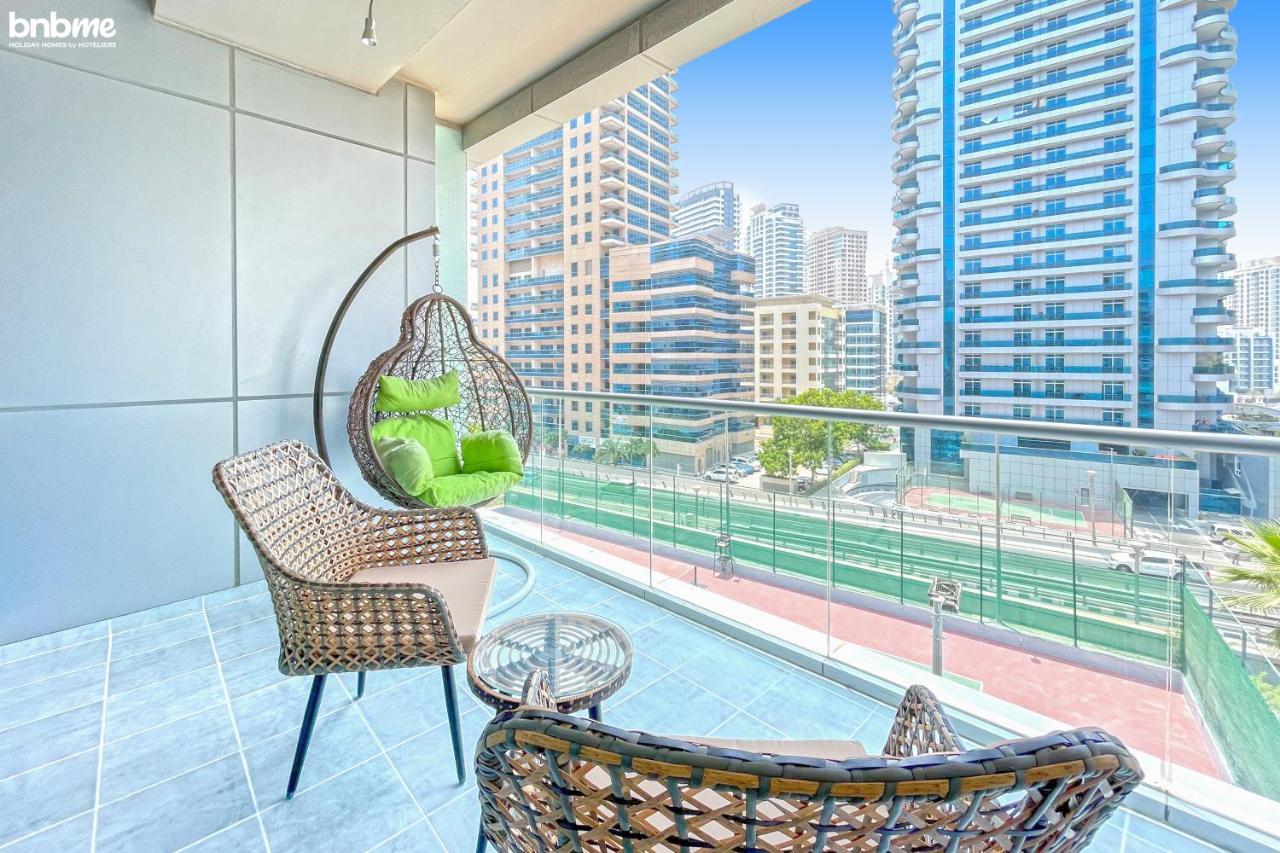 Bnbmehomes - Sit Back & Enjoy Seeing The Luxury Yachts Drive By - B67 Dubai Exteriör bild